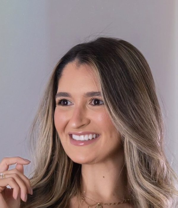 Dra. Ana Beatriz Baliza sorrindo